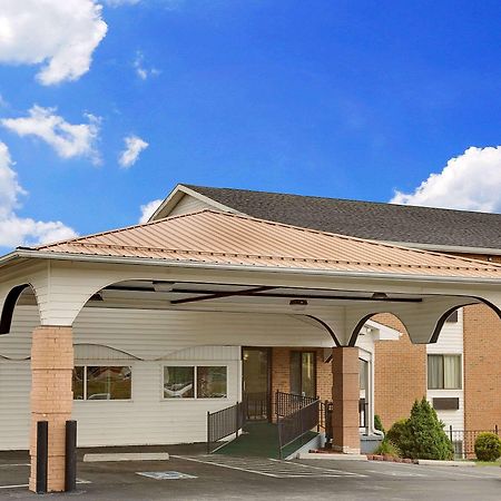 Super 8 By Wyndham Hillsville Ngoại thất bức ảnh