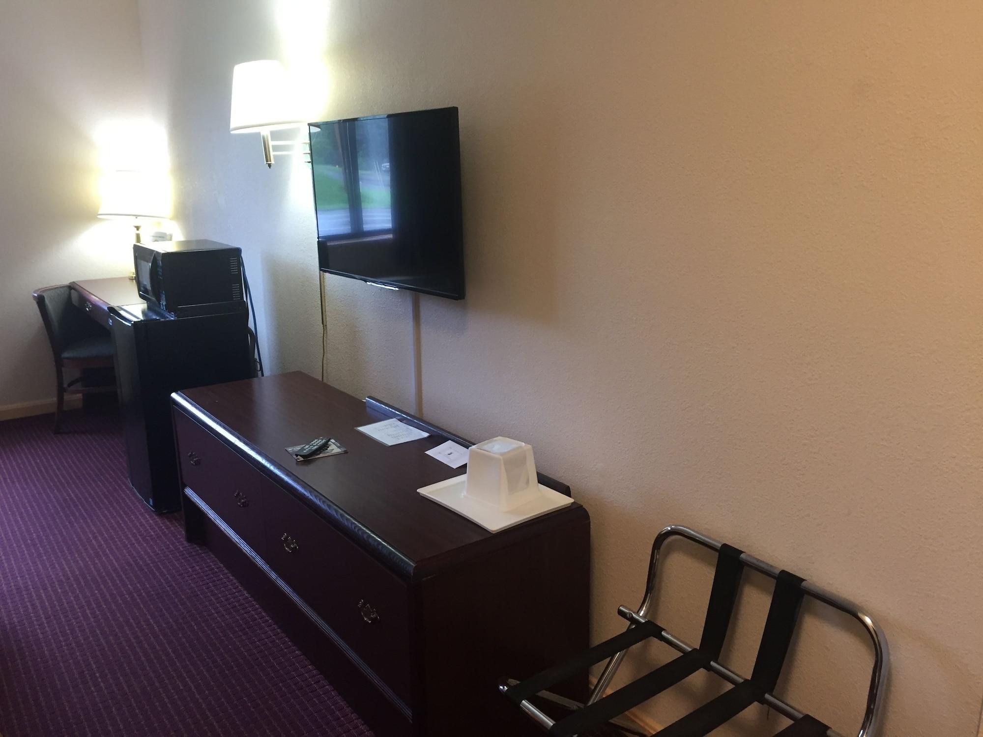 Super 8 By Wyndham Hillsville Ngoại thất bức ảnh