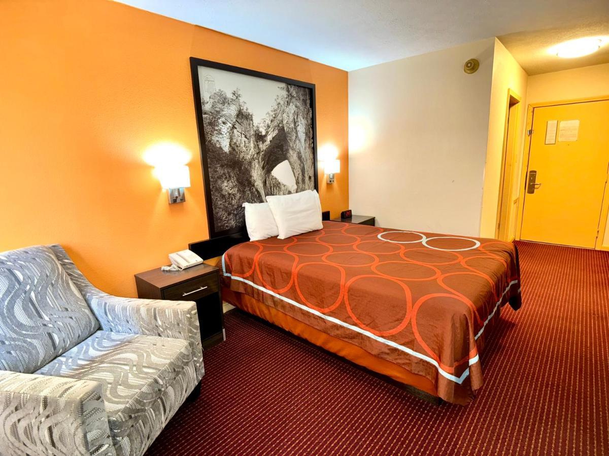 Super 8 By Wyndham Hillsville Ngoại thất bức ảnh