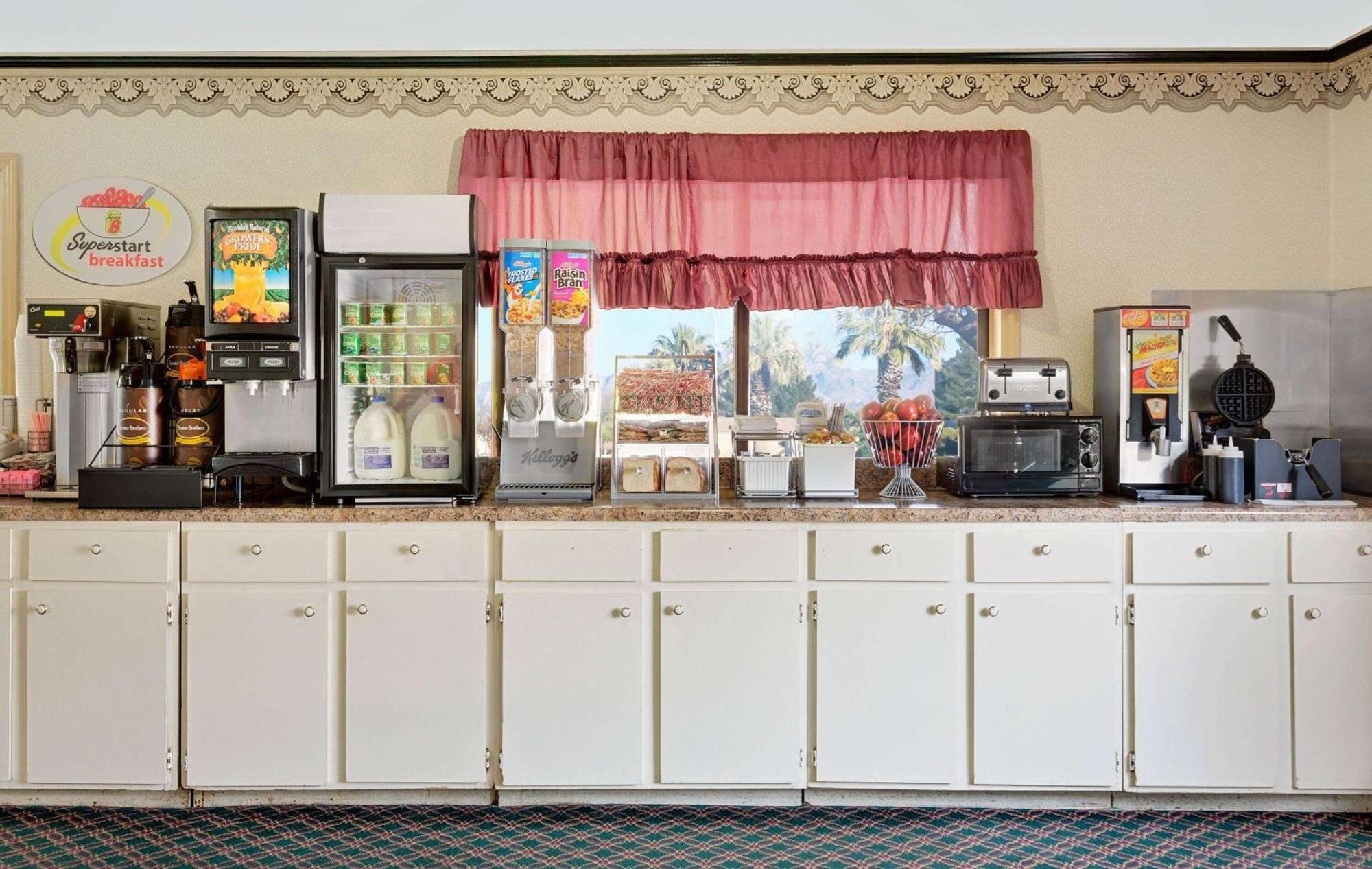Super 8 By Wyndham Hillsville Ngoại thất bức ảnh